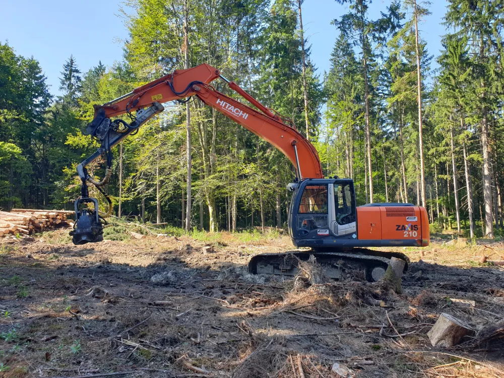 Hitachi - ZX 210-3 s Harvesterjem KESLA 23 RH