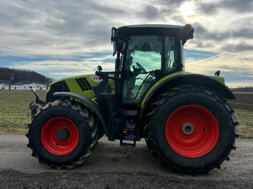 Claas-Arion 530