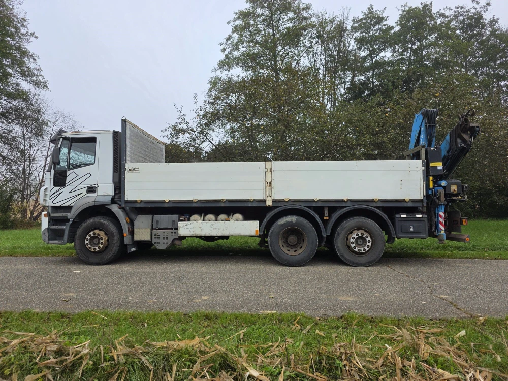 Iveco - Stralis AD with Fassi F210A.25