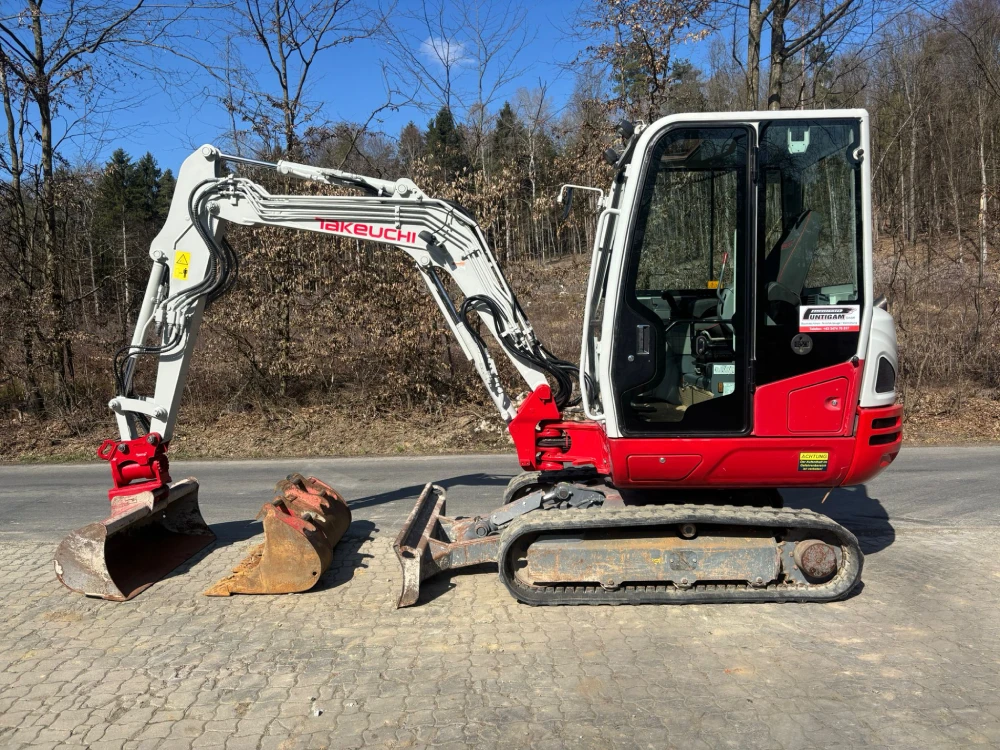 Takeuchi - TB 230