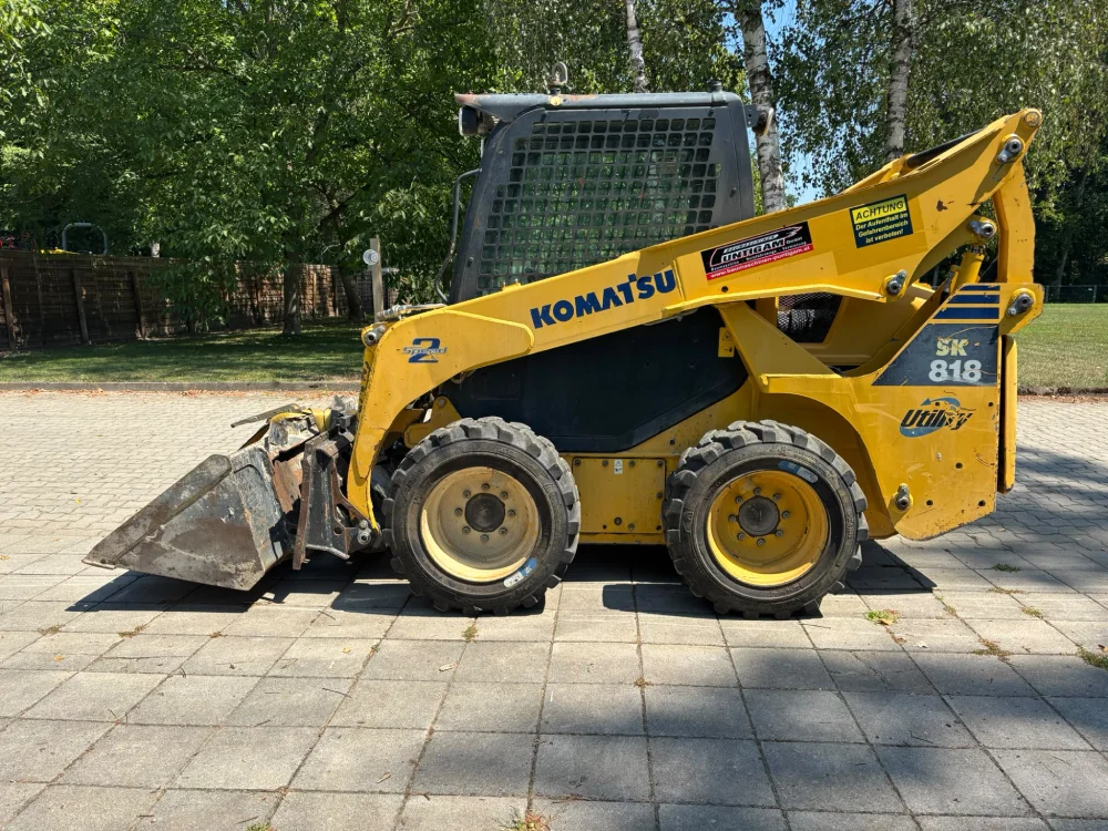 Komatsu - SK 818